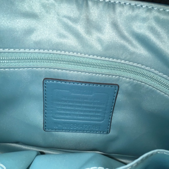 Classic Coach Blue Leather Crossbody Shoulder Bag - Picture 6 of 9